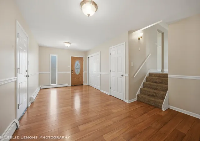 Photo 3 of Single family home for sale at 7907 W 89th Street, Hickory Hills, IL 60457 | MLS# 12676036 | Listing updated on 2026-09-21