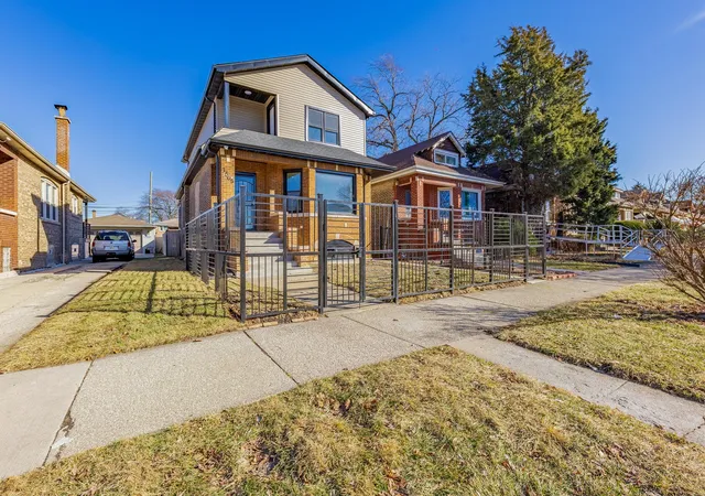 Homes for sale in Chicago, IL | 7505 S Wolcott Ave, Chicago, IL 60620 | MLS# 12676037