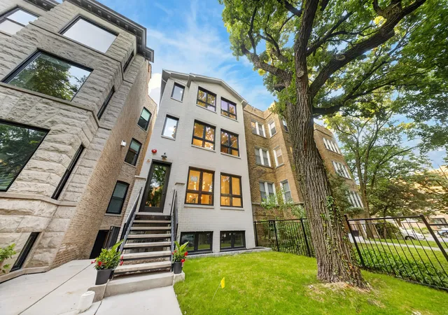 2nd image of 1406 W Cuyler Ave #1, Chicago, IL 60613 | MLS# 12676039