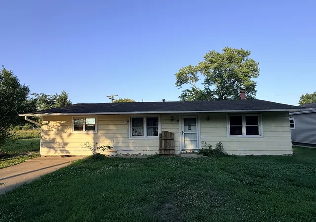 Homes for sale in Murphysboro, IL | 1322 N 16th St, Murphysboro, IL 62966 | MLS# 12676066