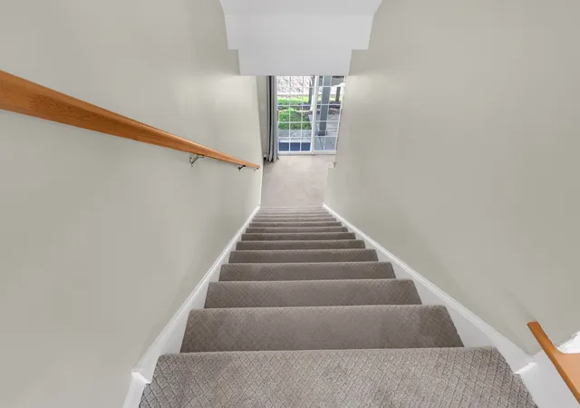 3rd image of 353 N Commerce St, Aurora, IL 60504 | MLS# 12676067