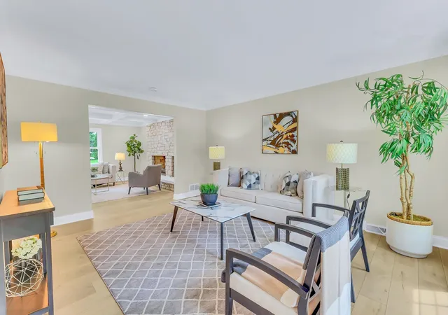 4th image of 967 W Bauer Rd, Naperville, IL 60563 | MLS# 12676087