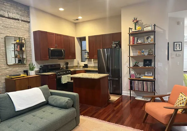 Homes for sale in Chicago, IL | 1967 W Cullom Ave #3, Chicago, IL 60613 | MLS# 12676106