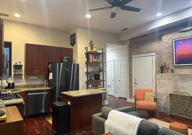 Homes for sale in Chicago, IL | 1967 W Cullom Ave #3, Chicago, IL 60613 | MLS# 12676106