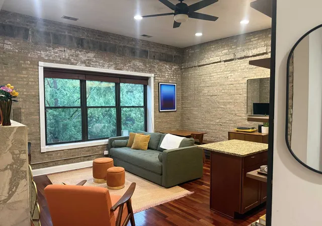 Homes for sale in Chicago, IL | 1967 W Cullom Ave #3, Chicago, IL 60613 | MLS# 12676106