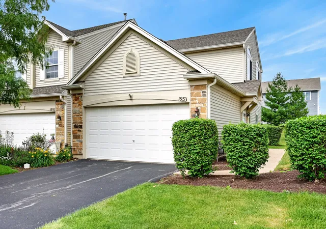 Homes for sale in Aurora, IL | 1933 Misty Ridge Ln #0, Aurora, IL 60503 | MLS# 12676145