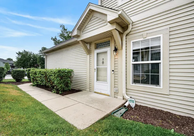 Homes for sale in Aurora, IL | 1933 Misty Ridge Ln #0, Aurora, IL 60503 | MLS# 12676145