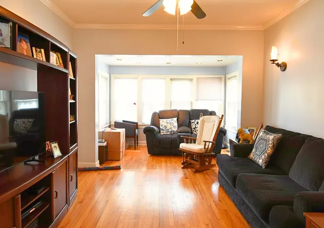 4th image of 4945 W Waveland Ave, Chicago, IL 60641 | MLS# 12676152