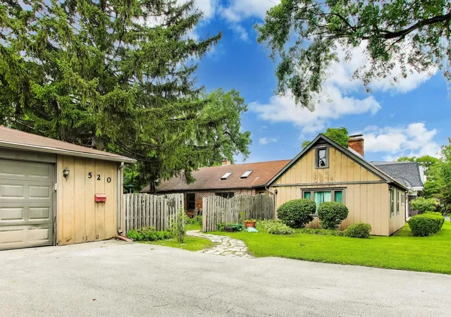 2nd image of 520 S Edgewood Ave, La Grange, IL 60525 | MLS# 12676158
