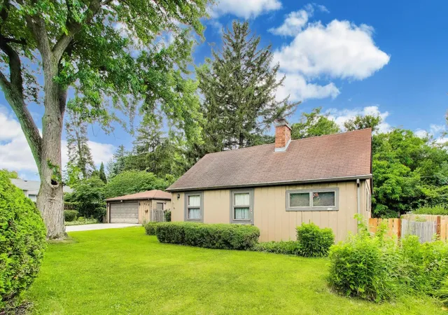 3rd image of 520 S Edgewood Ave, La Grange, IL 60525 | MLS# 12676158