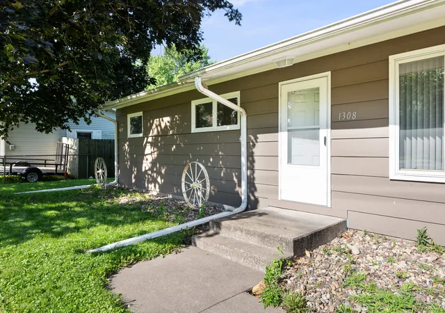 Homes for sale in Coal Valley, IL | 1308 1St St, Coal Valley, IL 61240 | MLS# 12676162
