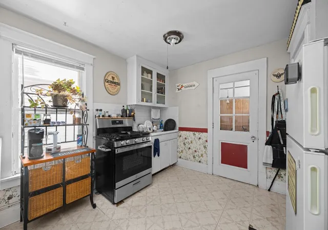 Homes for sale in Davenport, IA | 1120 Kirkwood Blvd, Davenport, IA 52803 | MLS# 12676199