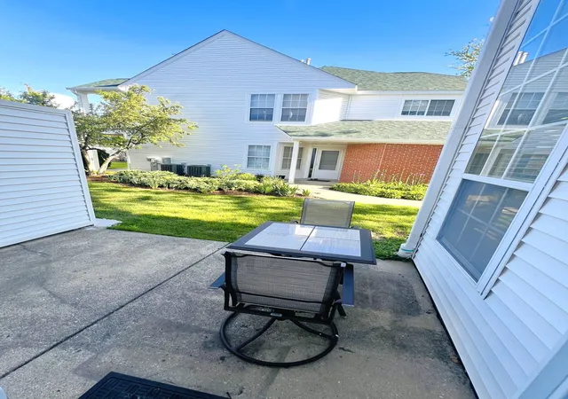 Homes for sale in Lake Bluff, IL | 111 N Woodbury Ln, Lake Bluff, IL 60044 | MLS# 12676231