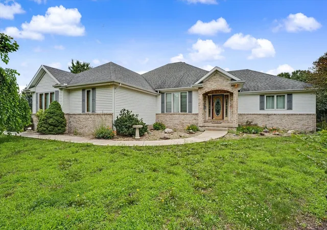 Homes for sale in Urbana, IL | 2048 County Road 1800 Road, Urbana, IL 61802 | MLS# 12676240