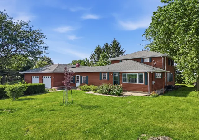 Photo 2 of Single family home for sale at 31040 Penrose Rd, Sterling, IL 61081 | MLS# 12676251 | Listing updated on 2026-09-14