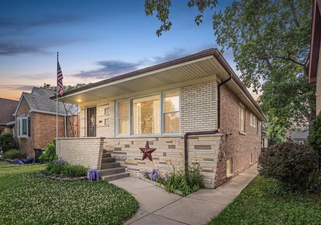 Photo 1 of Sale Pending at 9804 S Springfield Ave, Evergreen Park, IL 60805 | MLS# 12676277 | Listing updated on 2026-10-02