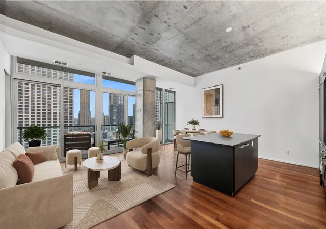 Homes for sale in Chicago, IL | 550 N St Clair St #2105, Chicago, IL 60611 | MLS# 12676293
