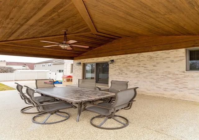 31st image of 902 Somerset Dr, Carol Stream, IL 60188 | MLS# 12676309