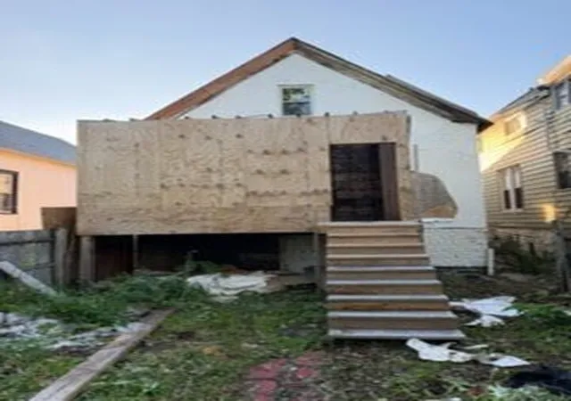 Homes for sale in Chicago, IL | 6912 S Woodlawn Ave, Chicago, IL 60637 | MLS# 12676314