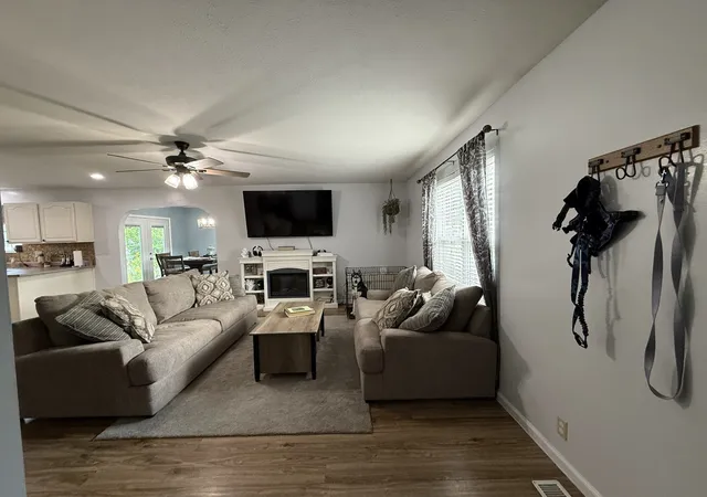 3rd image of 3112 Riviera Ct, Herrin, IL 62948 | MLS# 12676321