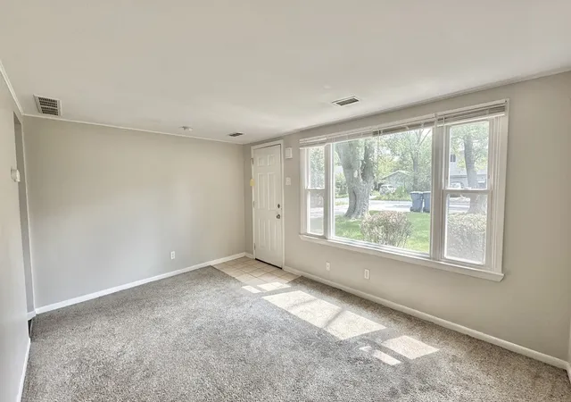 Photo 3 of Single family home for sale at 3512 John St, Steger, IL 60475 | MLS# 12676329 | Listing updated on 2026-08-31