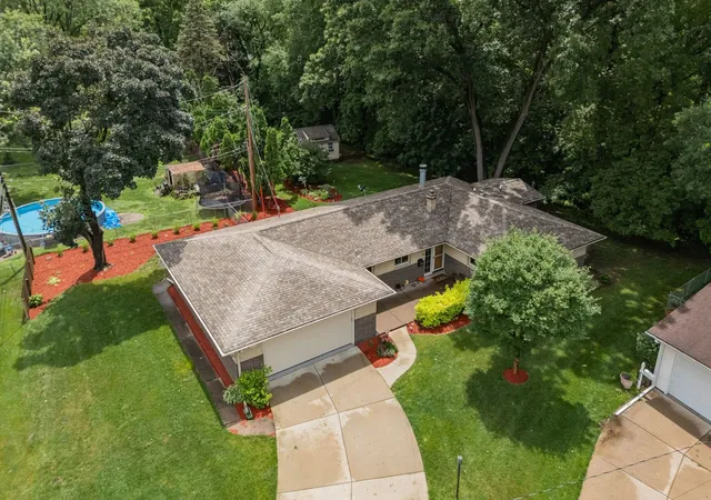 Homes for sale in East Moline, IL | 2221 3rd St B St, East Moline, IL 61244 | MLS# 12676357