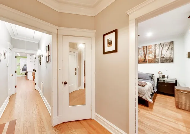 4th image of 4428 N Malden St, Chicago, IL 60640