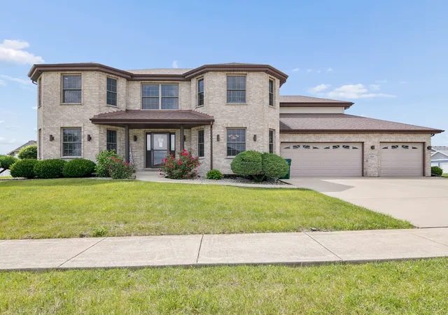 Homes for sale in Bourbonnais, IL | 1846 Willowbrook Dr, Bourbonnais, IL 60914 | MLS# 12676497