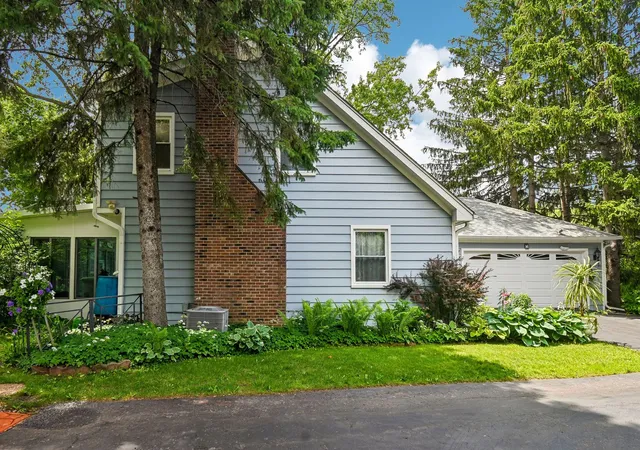 Homes for sale in Buffalo Grove, IL | 7 Columbus Pkwy, Buffalo Grove, IL 60089 | MLS# 12676507