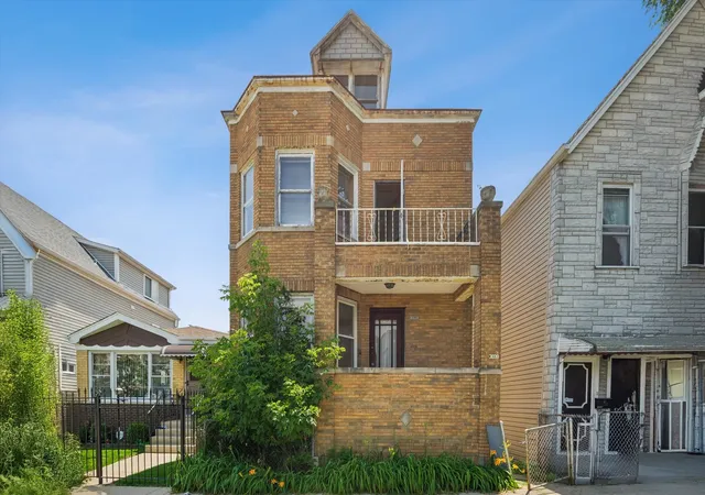 Photo 1 of Sale Pending at 3039 N Gresham Ave, Chicago, IL 60618 | MLS# 12676516 | Listing updated on 2026-09-24