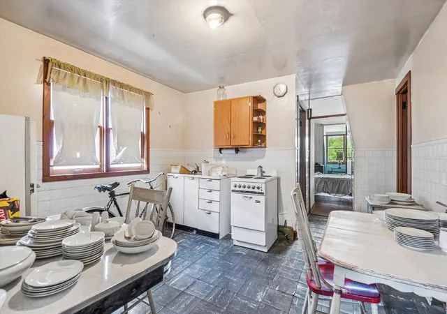 Photo 3 of Sale Pending at 3039 N Gresham Ave, Chicago, IL 60618 | MLS# 12676516 | Listing updated on 2026-09-24