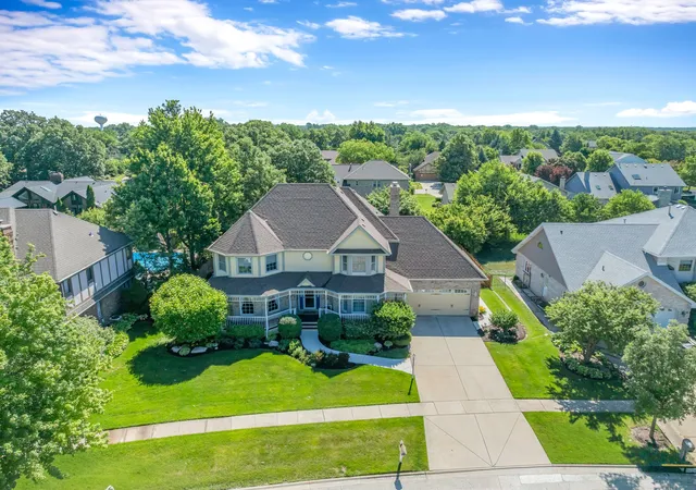 Homes for sale in Lemont, IL | 1233 Eagle Crest Dr, Lemont, IL 60439 | MLS# 12676517