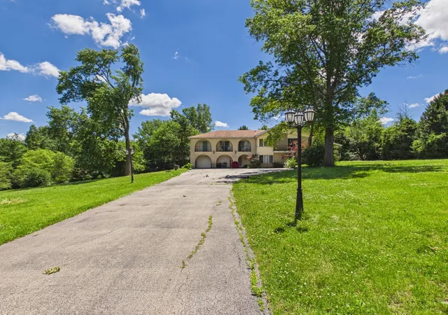 Homes for sale in Palos Park, IL | 94 Old Creek Rd, Palos Park, IL 60464 | MLS# 12676527