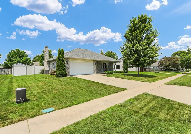 Homes for sale in St. Joseph, IL | 403 N Cedar Dr, St. Joseph, IL 61873 | MLS# 12676536