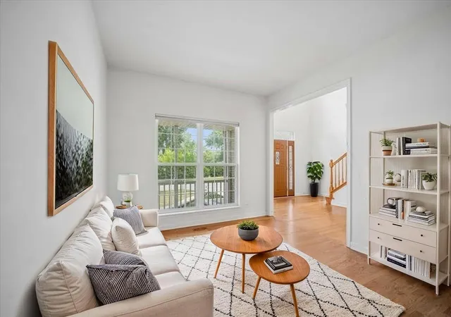 Photo 3 of Single family home for sale at 206 S Western Ave, Bartlett, IL 60103 | MLS# 12676540 | Listing updated on 2026-10-07