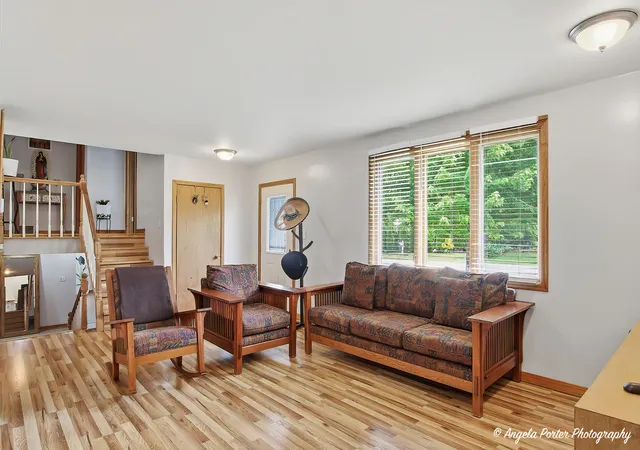 Photo 4 of Single family home for sale at 7509 Villa Vista Ct, Spring Grove, IL 60081 | MLS# 12676557 | Listing updated on 2026-09-26