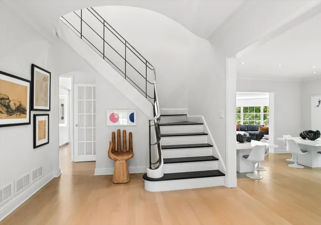Photo 3 of Sale Pending at 955 Wildwood Ln, Highland Park, IL 60035 | MLS# 12676605 | Listing updated on 2026-08-10