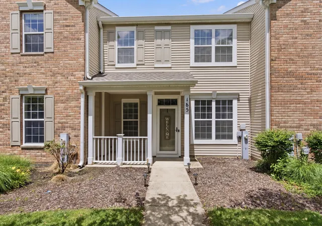 Homes for sale in Oswego, IL | 185 Springbrook Trl S, Oswego, IL 60543 | MLS# 12676614
