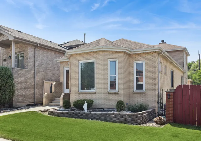 Photo 2 of Single family home for sale at 5310 S Mason Ave, Chicago, IL 60638 | MLS# 12676630 | Listing updated on 2026-09-19