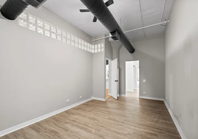 2nd image of 523 S Plymouth Ct, Chicago, IL 60605