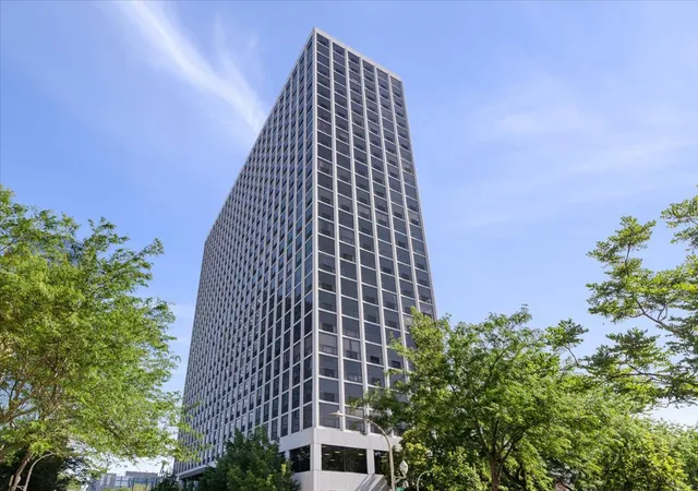 1st image of 4343 N Clarendon Ave #2304, Chicago, IL 60613 | MLS# 12676641