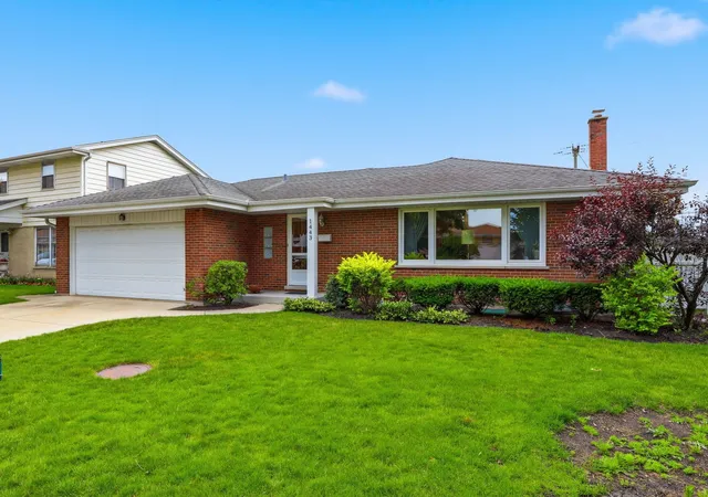 Homes for sale in Park Ridge, IL | 1443 Crain St, Park Ridge, IL 60068 | MLS# 12676642