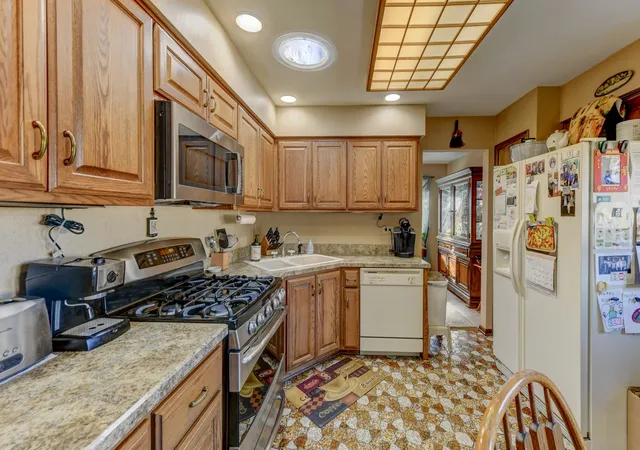 5th image of 181 W 28Th St, South Chicago Heights, IL 60411 | MLS# 12676649