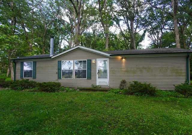 Homes for sale in Momence, IL | 16405 E 3500n Rd, Momence, IL 60954 | MLS# 12676711