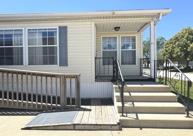 Homes for sale in Manteno, IL | 155 Scarlet Dr #155, Manteno, IL 60950 | MLS# 12676753