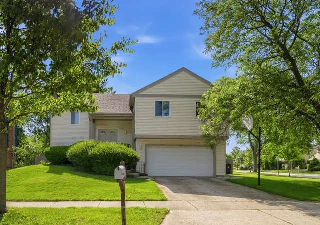 Homes for sale in Buffalo Grove, IL | 301 Horatio Blvd, Buffalo Grove, IL 60089 | MLS# 12676765