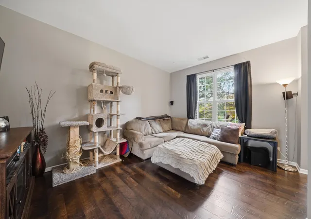 Photo 3 of Townhouse for sale at 28796 W Pondview Dr, Lakemoor, IL 60051 | MLS# 12676811 | Listing updated on 2026-10-21