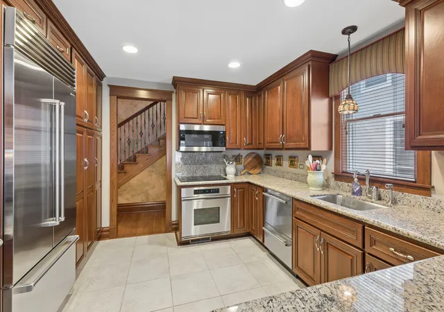 5th image of 132 N Catherine St, La Grange, IL 60525 | MLS# 12676865