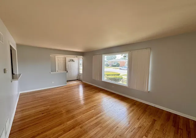 4th image of 519 Paxton Ave, Calumet City, IL 60409 | MLS# 12676891