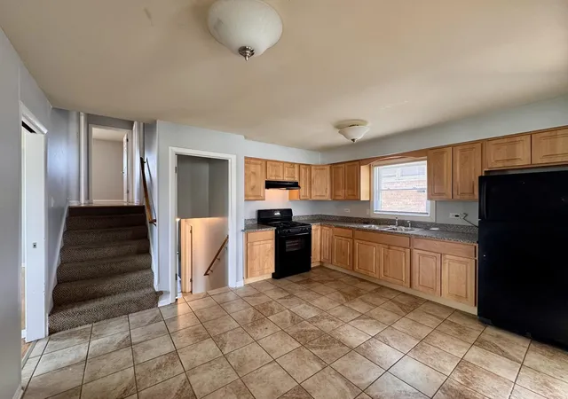 5th image of 519 Paxton Ave, Calumet City, IL 60409 | MLS# 12676891